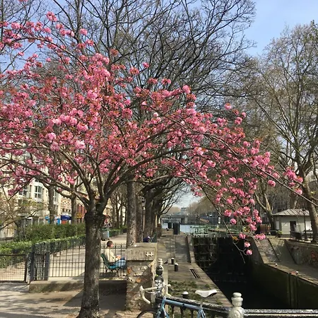 Apartment Paris, Au Bord Du Canal Saint Martin