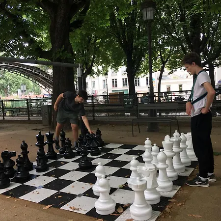 Paris, Au Bord Du Canal Saint Martin Parigi